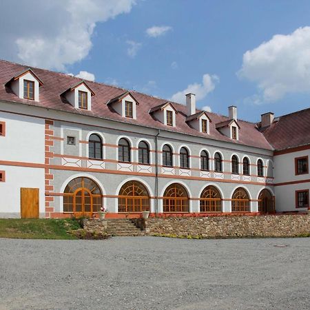 Hotel Zamek Liboun à Louňovice pod Blaníkem Extérieur photo